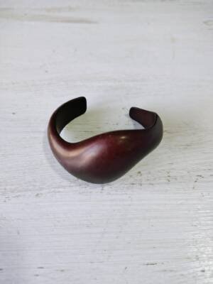 PULSERA ACRILICA TONO MARRON